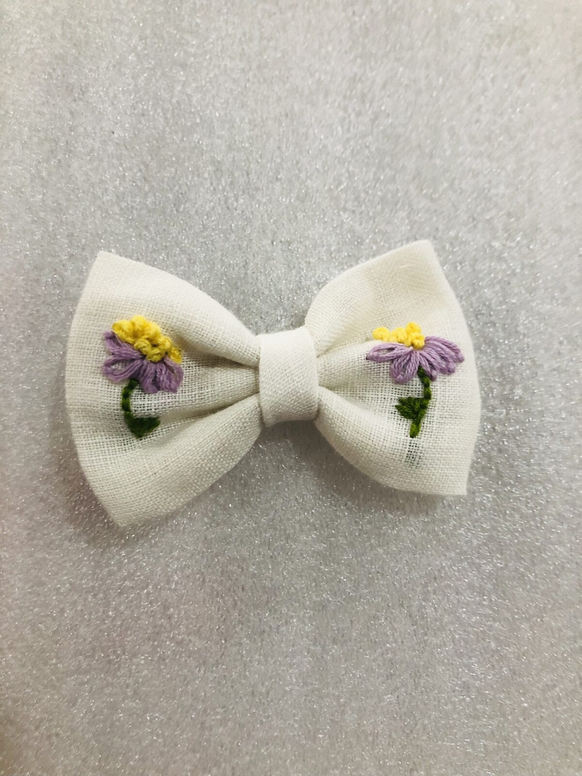 Daisy Loop Hair Bow - Image 1