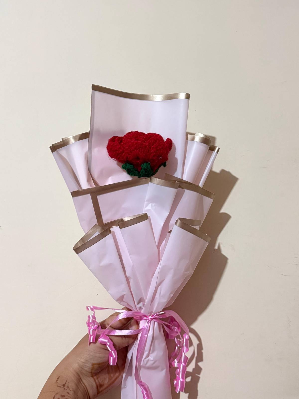 5 (1) Single rose bouquet - Image 1