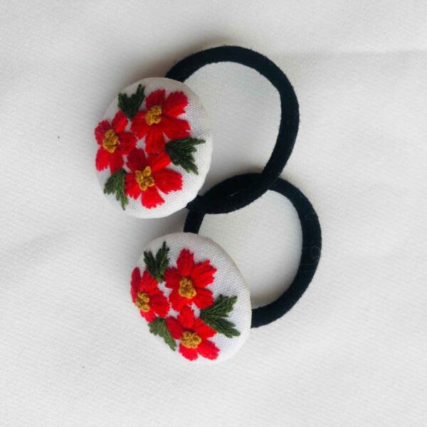 Embroidered round hairtie