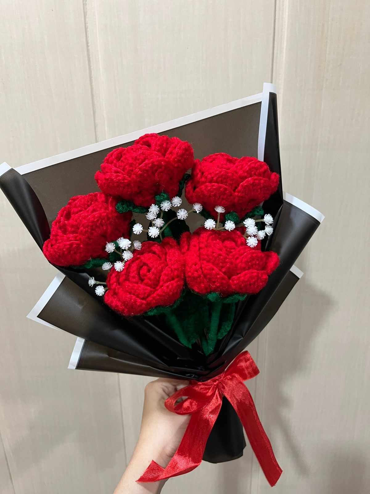 c (1) Crochet Roses Bouquet - Image 1